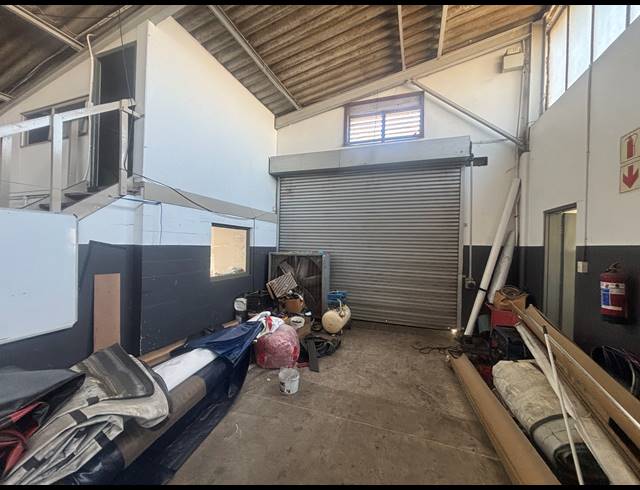 335M² WAREHOUSE TO LET IN STIKLAND INDUSTRIAL